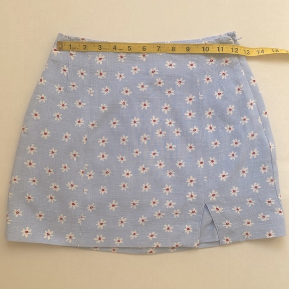 MANGO Mini Floral Skirt Size XS Front Slit Lined Blue Red White MNG - Picture 13 of 14